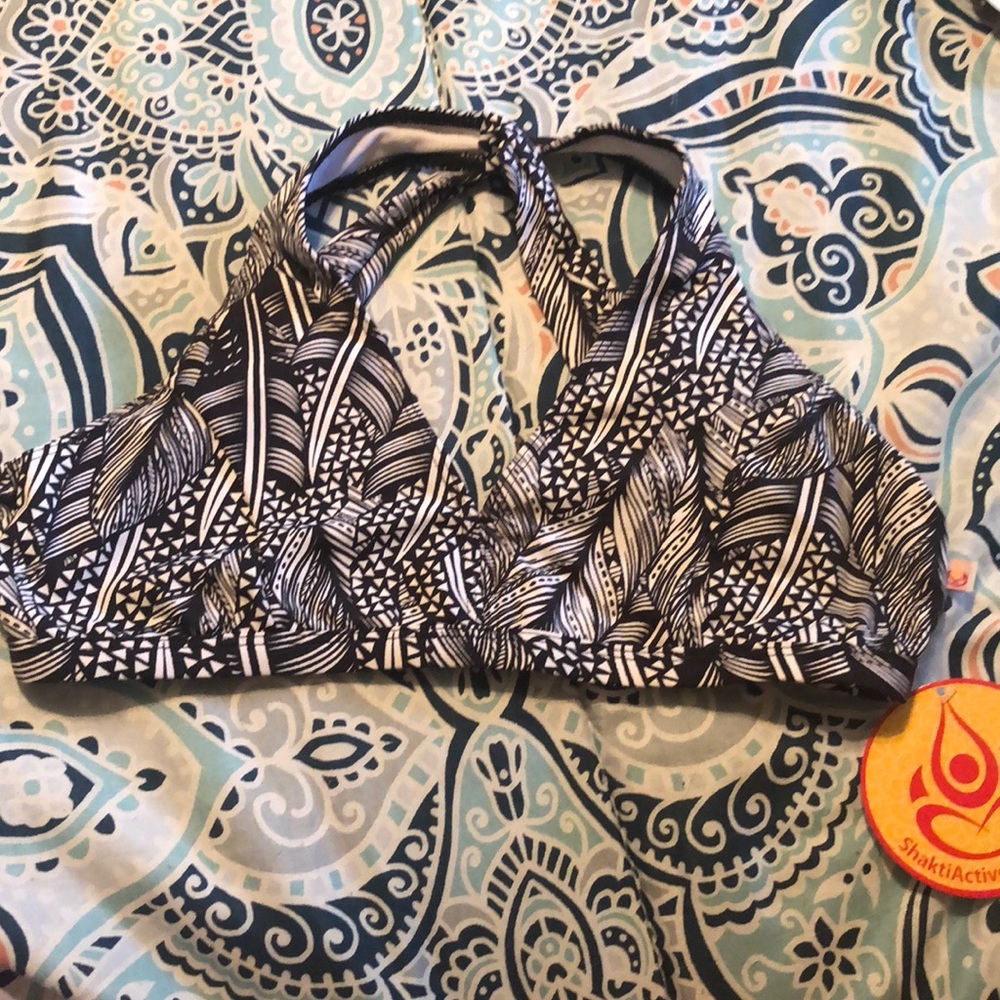 Shakti activewear yoga top!!